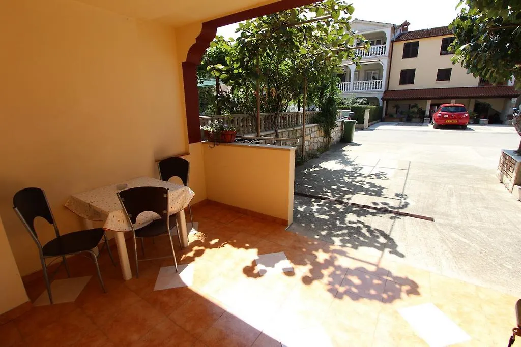 Room And Apartments Mariza Rovinj 3*,