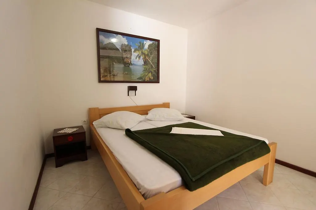 Room And Apartments Mariza Rovinj Gæstehus